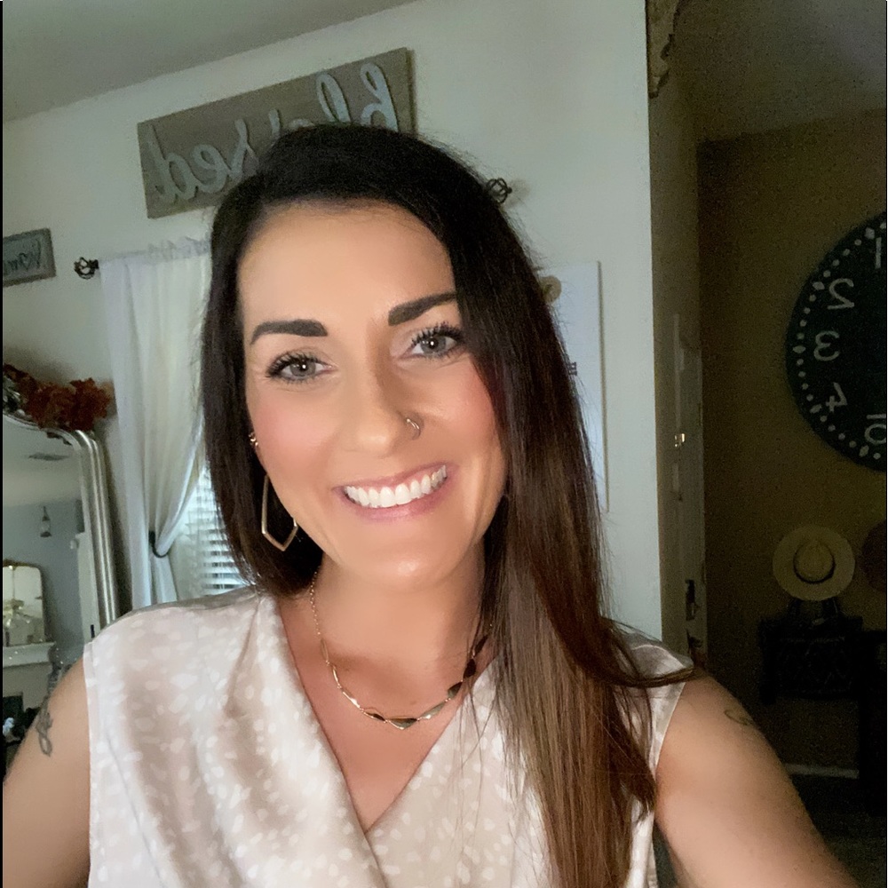 Meet your Posher, Jennifer
